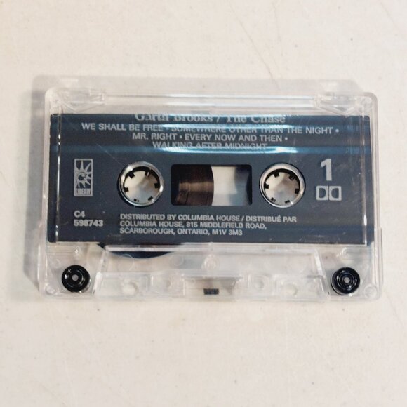 Garth Brooks ~ The Chase (cassette, 1992) tested and working - Picture 2 of 3
